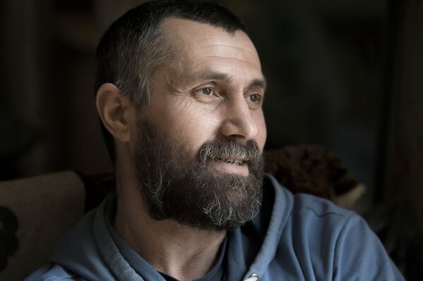 Мастер резьбы по дереву Андрей Касабиев в Южной Осетии - Sputnik Узбекистан