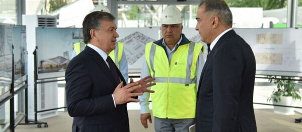 Шавкат Мирзиёев посетил стройку Tashkent City - Sputnik Узбекистан