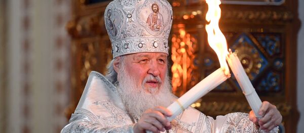 Пасхальное богослужение в храме Христа Спасителя Пасхальное богослужение в храме Христа Спасителя - Sputnik Ўзбекистон