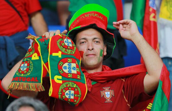 Португальские болельщики ждут от своей команды повторения чуда – после покорившегося чемпионата Европы им нужен Кубок мира.  - Sputnik Узбекистан
