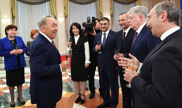 Нурсултан Назарбаев с послами России, Узбекистана, Туркменистана и Италии - Sputnik Узбекистан