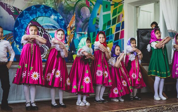 Открытие класса русского языка в школе №2 в Бухаре - Sputnik Узбекистан