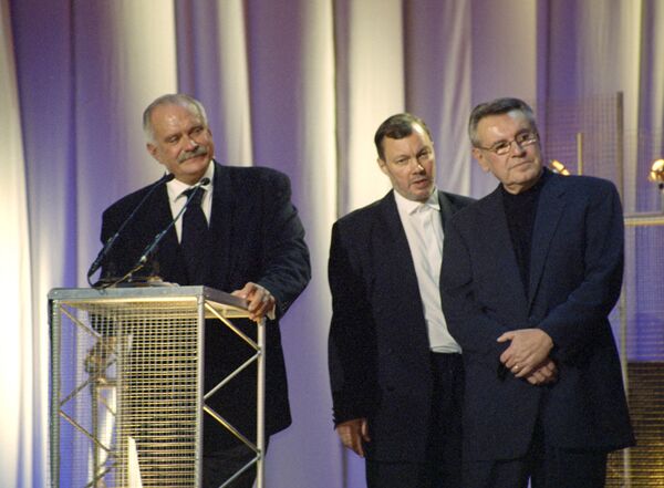 Милош Форман на вручении премии Золотой орел 2003 Милош Форман на вручении премии Золотой орел 2003 - Sputnik Узбекистан