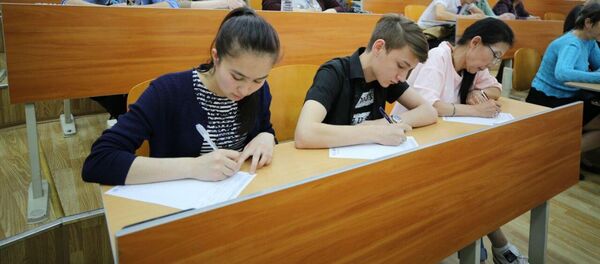 Акция Тотальный диктант 2018 в Ташкенте - Sputnik Узбекистан