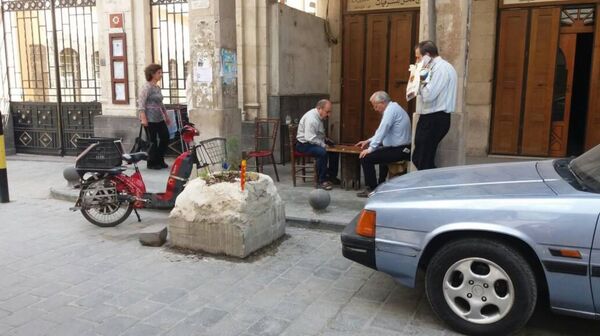 Жизнь в Сирии после обстрела Жизнь в Сирии после обстрела - Sputnik Узбекистан