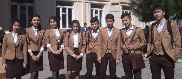 В Узбекистане начали тестировать новую школьную форму - Sputnik Ўзбекистон