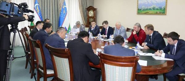 Встреча делегаций мининфоком Ўзбекистана и Минкомсвязи России - Sputnik Узбекистан