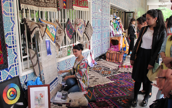 В Ташкенте стартовал фестиваль изобразительного и прикладного искусства - Sputnik Узбекистан