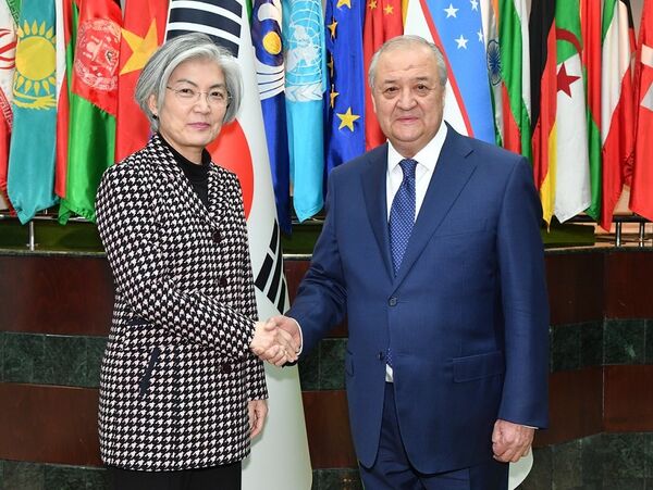 Министр иностранных дел Республики Узбекистан Абдулазиз Камилов встретился с главой МИД Республики Корея Кан Гён Хва - Sputnik Узбекистан