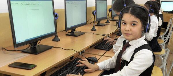 Ученицы узбекской школы - Sputnik Ўзбекистон