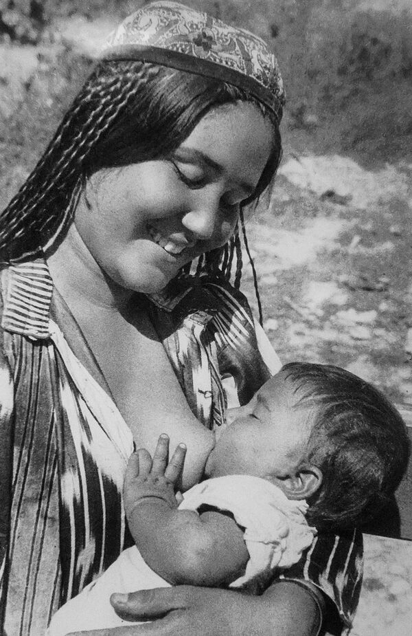 Фотография Макса Пенсона Узбекская мадонна - Sputnik Узбекистан