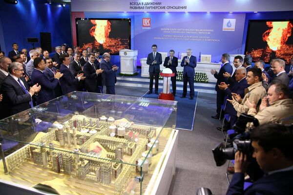 Церемония запуска Кандымского газоперерабатывающего комплекса Церемония запуска Кандымского газоперерабатывающего комплекса - Sputnik Узбекистан