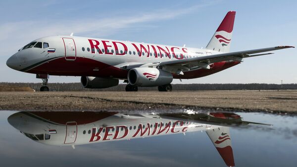Самолет авиакомпании Red Wings - Sputnik Узбекистан