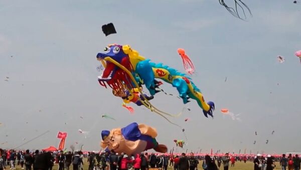 Фестиваль воздушных змеев в Китае - Sputnik Узбекистан