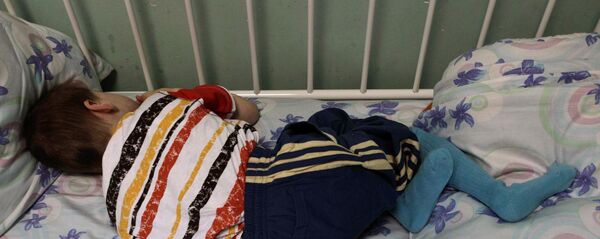 Ребенок в детском доме-интернате, архивное фото Ребенок в детском доме-интернате, архивное фото - Sputnik Ўзбекистон