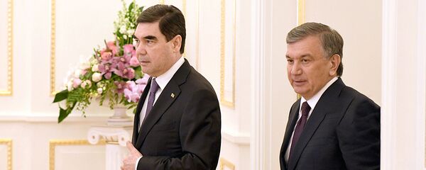 Prezident Uzbekistana Shavkat Mirziyoyev i Prezident Turkmenistana Gurbanguli Berdimuxamedov - Sputnik O‘zbekiston