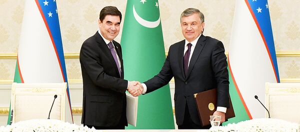 Президент Узбекистана Шавкат Мирзиёев и Президент Туркменистана Гурбангулы Бердымухамедов - Sputnik Узбекистан