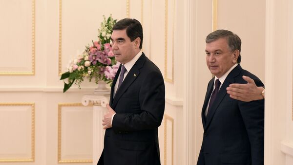 Prezidenti Turkmenistana i Uzbekistana - Gurbanguli Berdimuxammedov i Shavkat Mirziyoyev - Sputnik O‘zbekiston