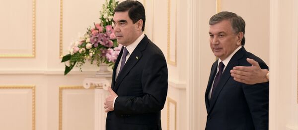 Президенты Туркменистана и Узбекистана - Гурбангулы Бердымухаммедов и Шавкат Мирзиёев Президенты Туркменистана и Узбекистана - Гурбангулы Бердымухаммедов и Шавкат Мирзиёев - Sputnik Ўзбекистон