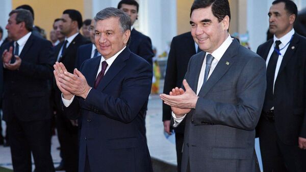Президенты Туркменистана и Узбекистана - Гурбангулы Бердымухаммедов и Шавкат Мирзиёев - Sputnik Узбекистан