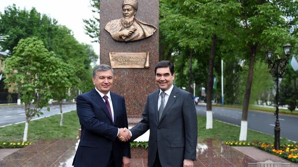 Президент Туркменистана Гурбангулы Бердымухамедов и глава Узбекистана Шавкат Мирзиёев - Sputnik Узбекистан