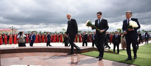 Мирзиёев и Бердымухамедов открыли Дом узбекско-туркменской дружбы Мирзиёев и Бердымухамедов открыли Дом узбекско-туркменской дружбы - Sputnik Узбекистан