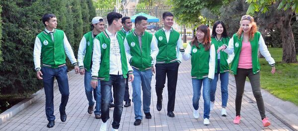 Обладатели образовательных грантов Фонда имени Ислама Каримова, - Sputnik Узбекистан