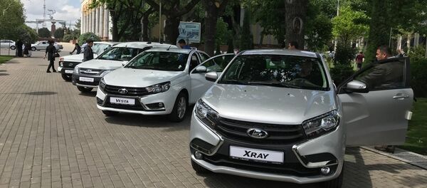 Выставка машин АвтоВАЗ - Sputnik Узбекистан