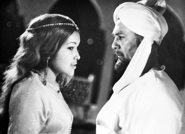 Кадр из фильма Абу Рейхан Беруни (Узбекфильм, 1974 год). Режиссер-постановщик Шухрат Аббасов. - Sputnik Узбекистан