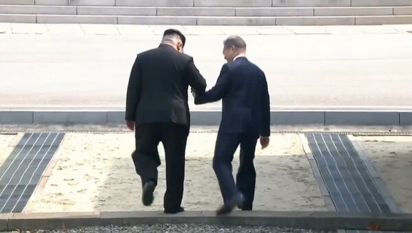 СПУТНИК_Встреча Ким Чен Ына со своим южнокорейским коллегой - Sputnik Узбекистан