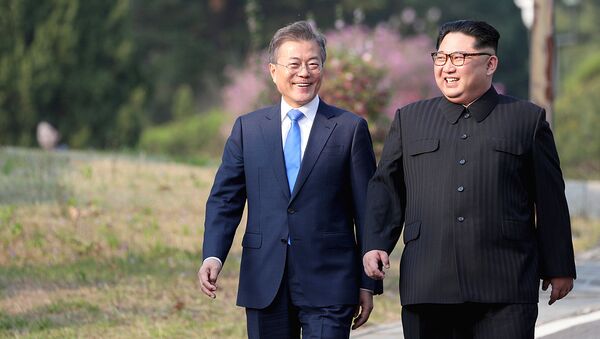Lideri KNDR i Yujnoy Korei Kim Chen In i Mun Chje In - Sputnik O‘zbekiston