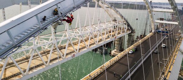 Строительство Крымского моста и автоподходов со стороны Тамани Строительство Крымского моста и автоподходов со стороны Тамани - Sputnik Узбекистан