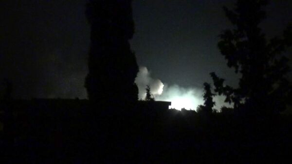 СПУТНИК_Последствия атаки на военную базу САР возле Хамы - Sputnik Узбекистан