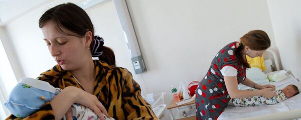 Молодые мамы в послеродовом отделении - Sputnik Узбекистан