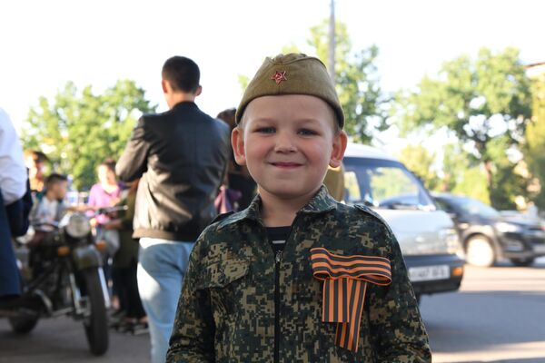 В столице Узбекистана в честь предстоящего Дня памяти и почестей состоялась очередная патриотическая акция - Sputnik Узбекистан