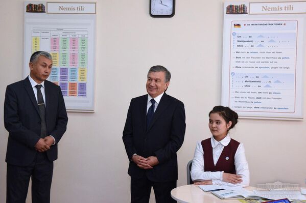 Президент Шавкат Мирзиёев 3 мая посетил комплекс имени Исхокхона Ибрата - Sputnik Узбекистан