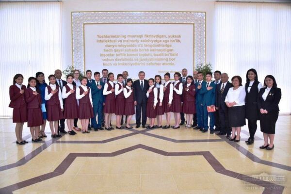 Молодежь, закончившая школу Ибрата, будет приниматься в вузы без экзаменов - Sputnik Узбекистан