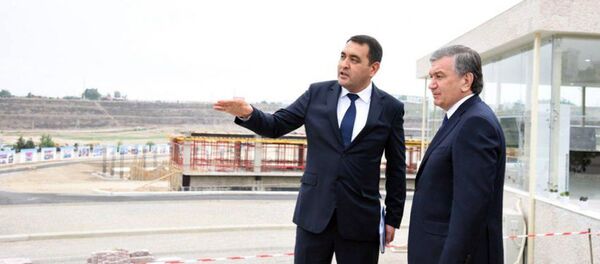 Шавкат Мирзиёев ознакомился с ходом строительных работ в парке культуры и отдыха города Намангана Шавкат Мирзиёев ознакомился с ходом строительных работ в парке культуры и отдыха города Намангана - Sputnik Ўзбекистон