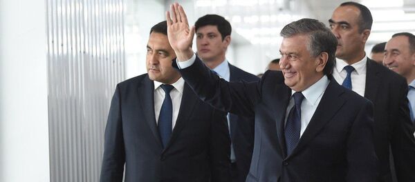 Шавкат Мирзиёев ознакомился с новыми предприятиями легкой промышленности - Sputnik Узбекистан