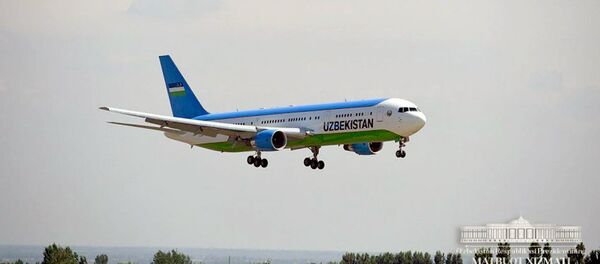 Президент Республики Узбекистан Шавкат Мирзиёев 2 мая прибыл в Наманганскую область - Sputnik Узбекистан