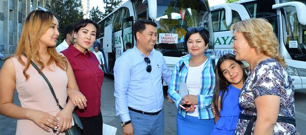 Из Ташкента в Бишкек отправился первый автобусный рейс - Sputnik Узбекистан