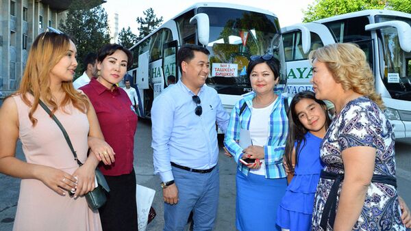 Из Ташкента в Бишкек отправился первый автобусный рейс - Sputnik Узбекистан