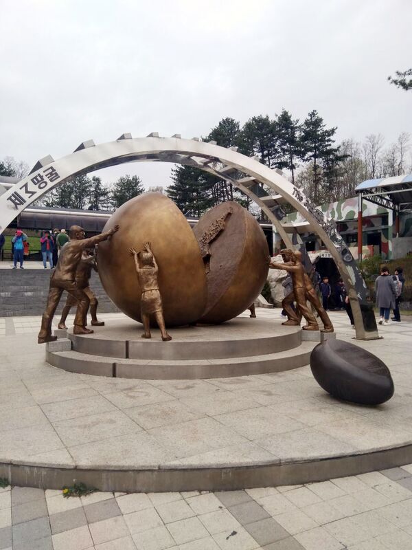 Демилитаризованная зона между Северной и Южной Кореей - Sputnik Узбекистан