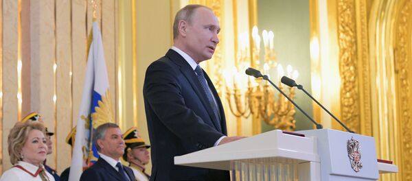 7 мая 2018. Избранный президент РФ Владимир Путин во время церемонии инаугурации в Кремле 7 мая 2018. Избранный президент РФ Владимир Путин во время церемонии инаугурации в Кремле - Sputnik Узбекистан