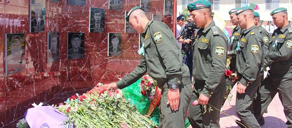 Открытие Парка памяти в одной из воинских частей в Бостанлыкском районе Ташкентской области - Sputnik Узбекистан