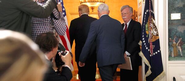 Дональд Трамп после подписания о разрыве ядерной сделки с Ираном - Sputnik Узбекистан