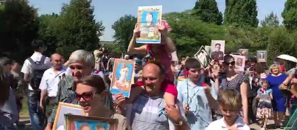 Акция Бессмертный полк прошла в столице Узбекистана - Sputnik Узбекистан