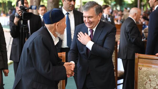 Президент Узбекистана поздравляет ветерана Второй мировой войны - Sputnik Ўзбекистон