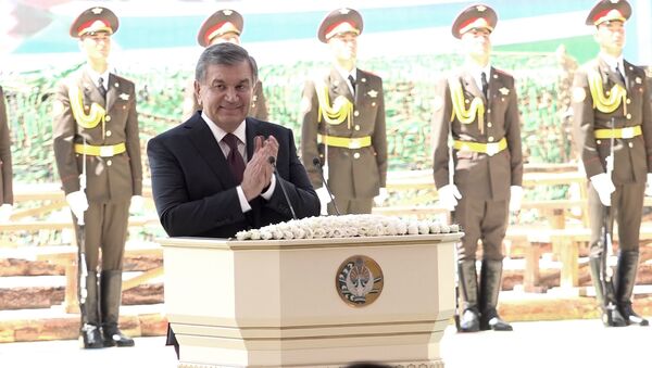 Президент Узбекистана Шавкат Мирзиёев поздравил ветеранов с 9 мая - Sputnik Узбекистан