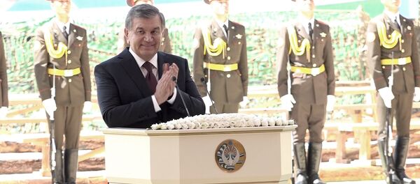 Президент Узбекистана Шавкат Мирзиёев поздравил ветеранов с 9 мая - Sputnik Узбекистан